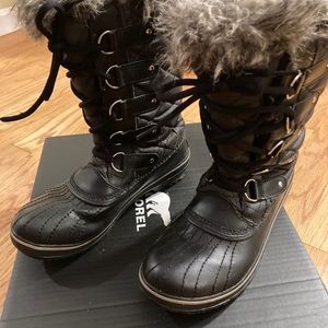 Sorel women’s boots size 8.5